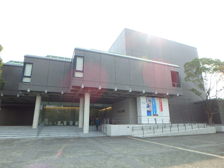 佐賀県立美術館
